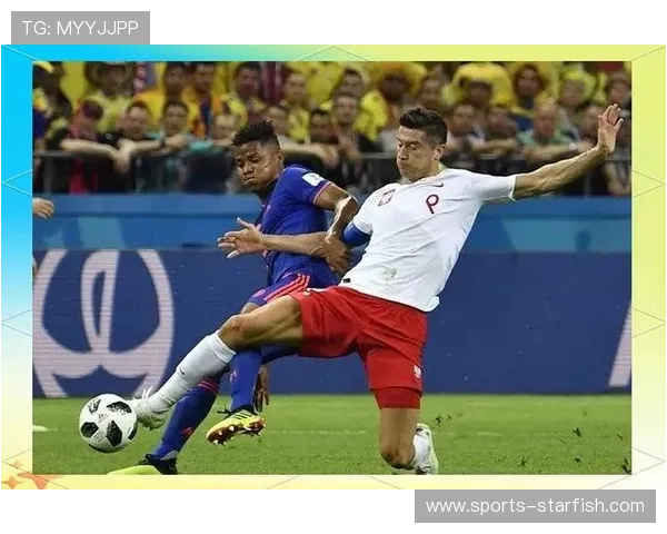 高清女生足球球星风采展示帅气与力量并存的竞技魅力 高清女生足球球星风采展示帅气与力量并存的竞技魅力